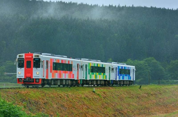 【秋田市内発】 日本酒ソムリエ列車と落差57mを誇る名瀑法体の滝 日帰り1